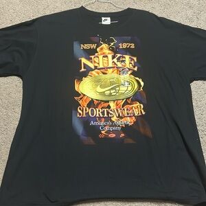 Nike Tee Men’s Large NWT
